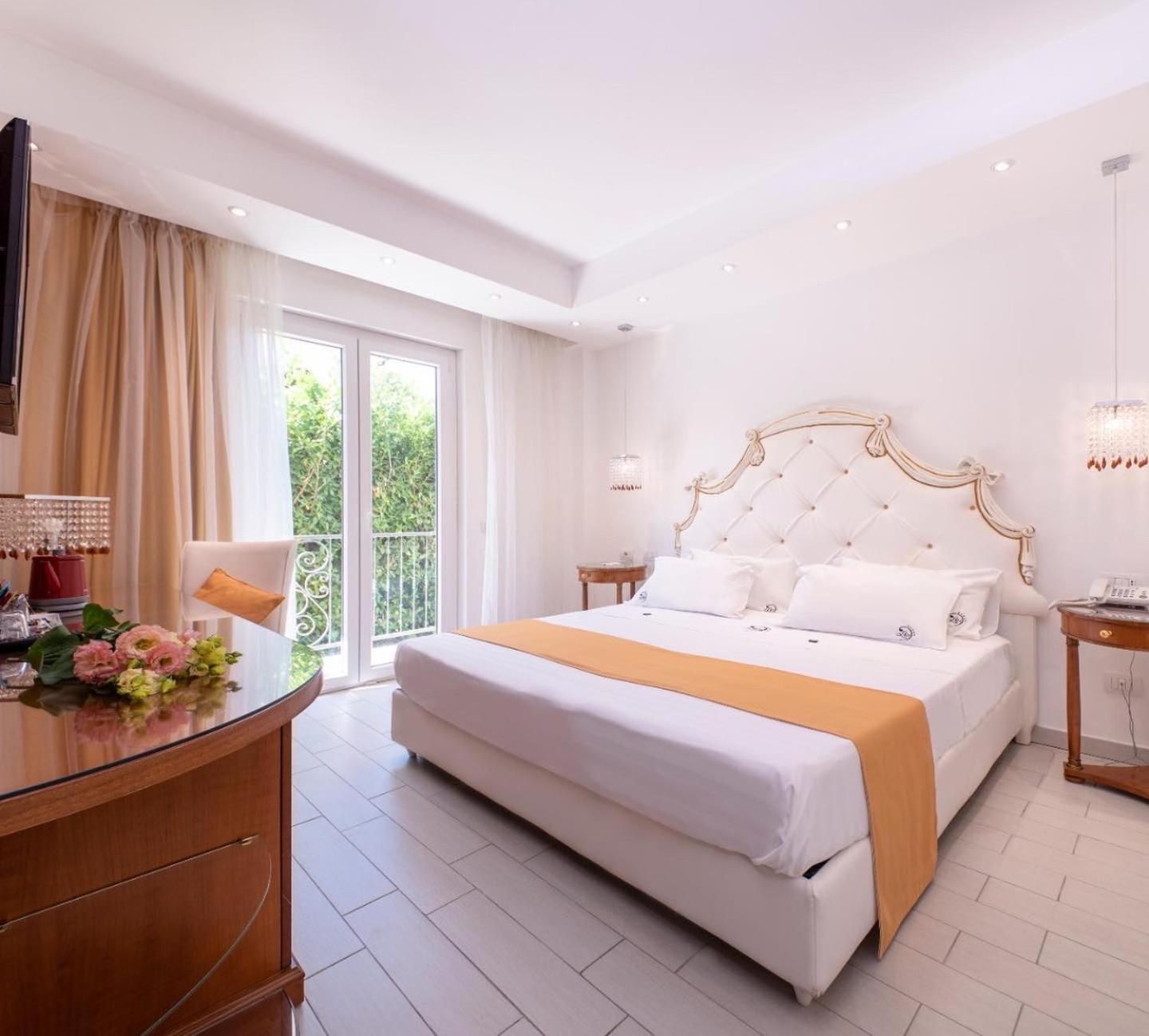 Junior Suite Balcony Jacuzzi